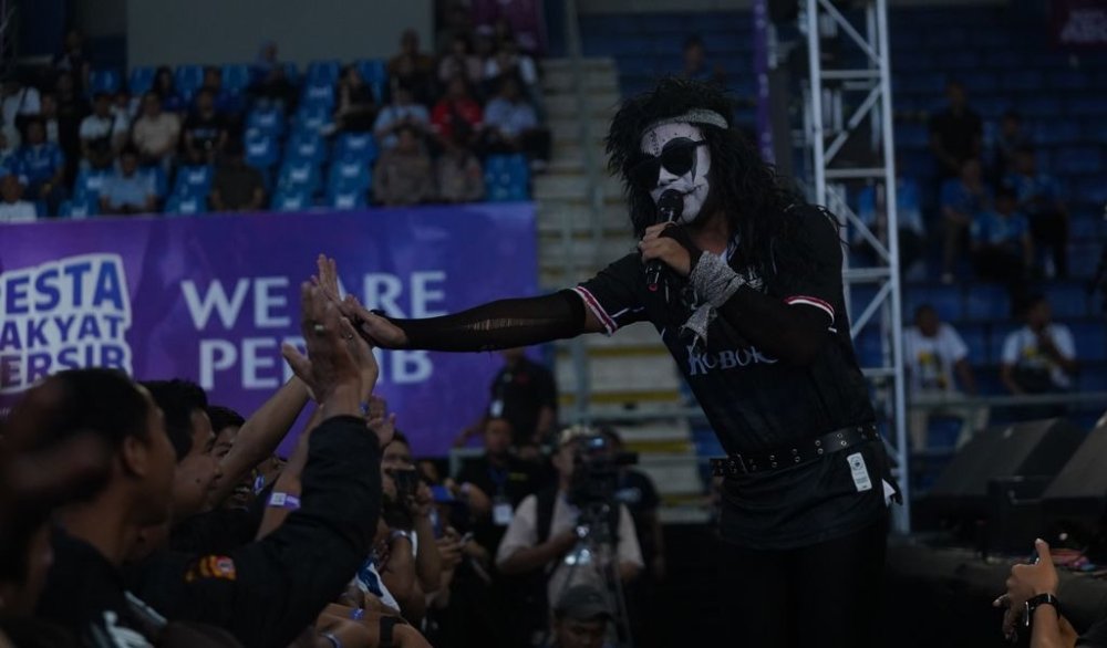Kuburan Band Menghentak Pesta Rakyat PERSIB di GOR C-tra Arena Bandung