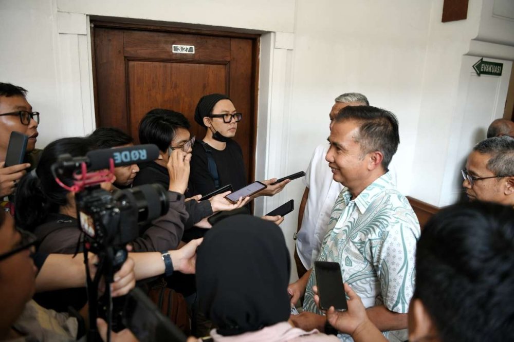 Rapat Pimpinan di Gedung Sate: Bey Machmudin Fokus pada Program Makan Bergizi dan Mitigasi Kebencanaan