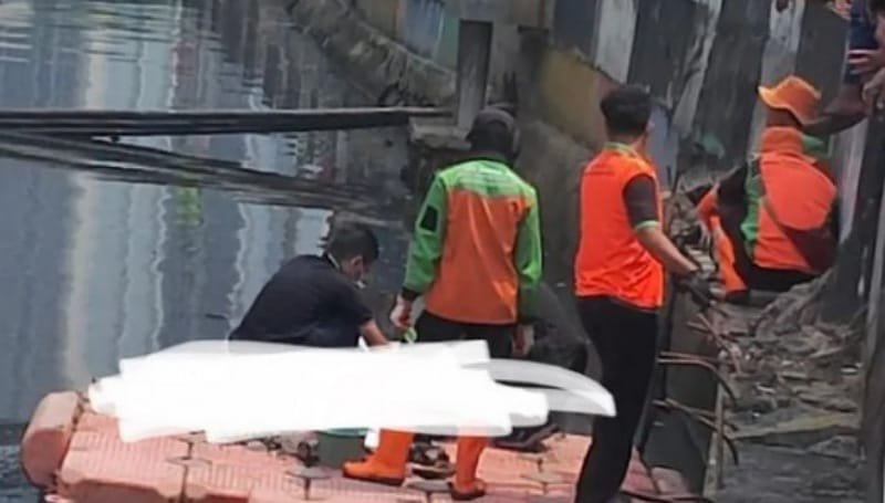 Penemuan Mayat Tanpa Identitas di Kali Sunter Gegerkan Warga, Polisi Lakukan Penyelidikan Intensif