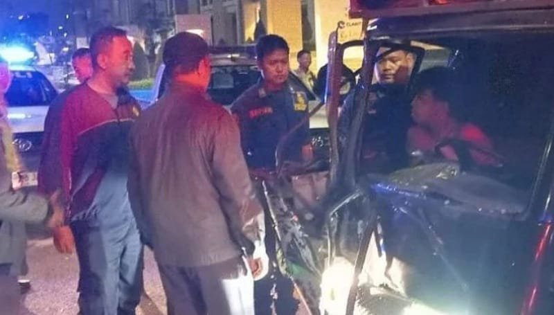 Kecelakaan Lalu Lintas di Jln. Raya Foresta, Supir Terjepit di Kabin