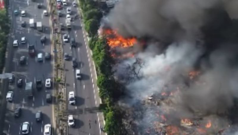 Bangunan Semi Permanen di Pejagalan Terbakar, Upaya Pemadaman Berlangsung