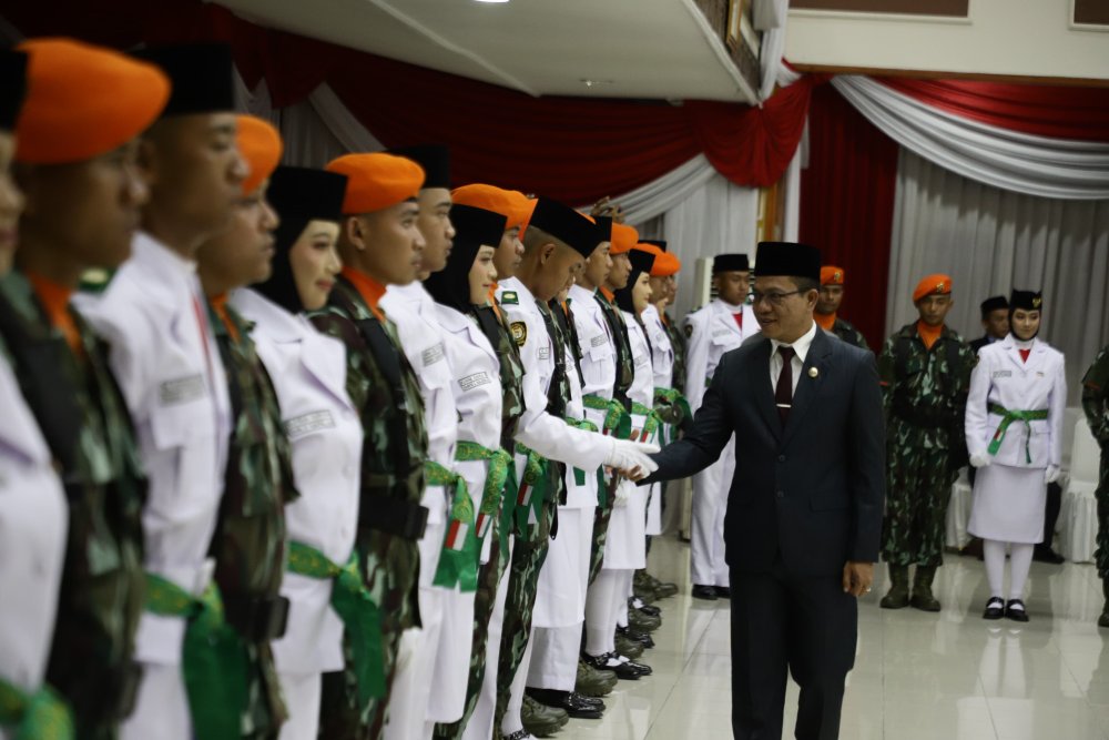 Bupati Dadang Supriatna Kukuhkan Anggota Paskibraka Kabupaten Bandung