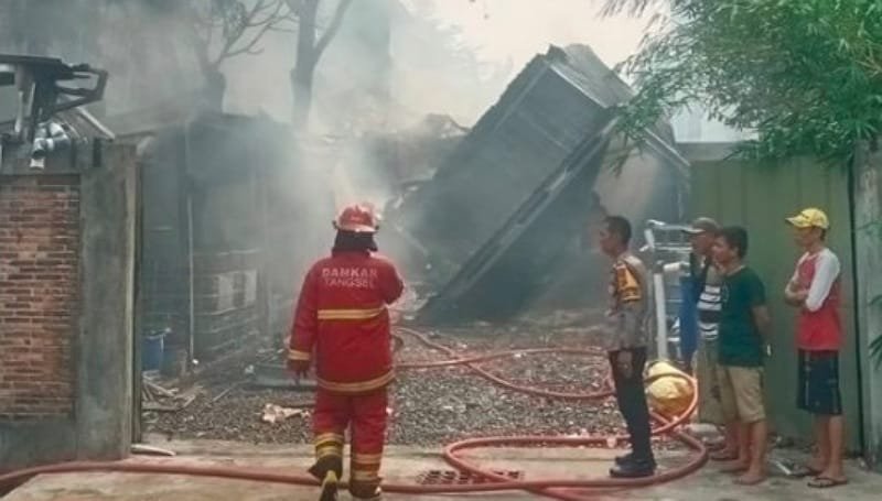 Kebakaran Hebat di PT. Sumber Artha Barokah, Kerugian Capai Lima Miliar Rupiah