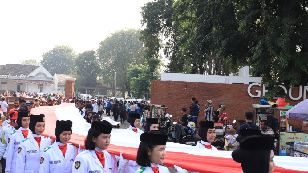 Bupati Bekasi Lepas Kirab Kebangsaan dan Pawai Budaya, Semarakkan Hari Jadi Kabupaten Bekasi ke-74 dan HUT RI ke-79