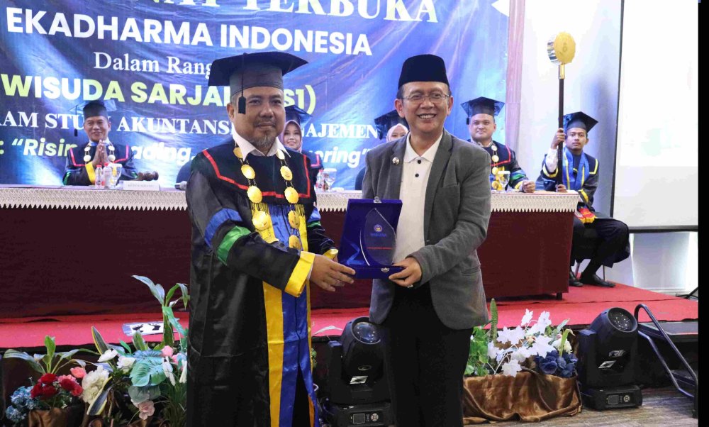 Bupati Bekasi Hadiri Wisuda VI STIE Ekadharma Indonesia, Pesan Pentingnya Literasi Digital