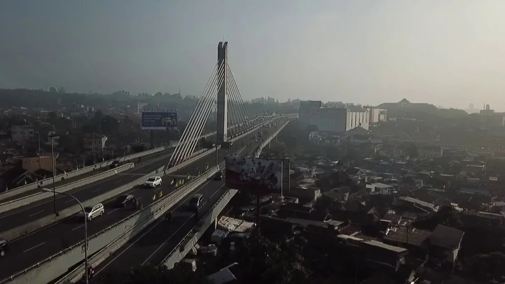 Pagi Cerah, Siang Diguyur! Cuaca Bandung Hari Ini Tak Bisa Ditebak