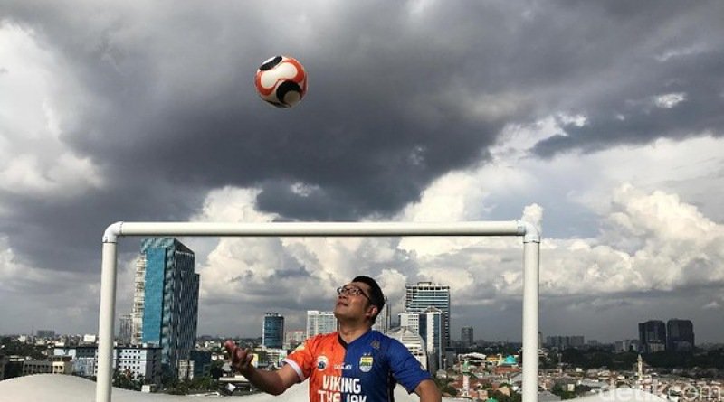 Cinta Ridwan Kamil Untuk Siapa? Persib atau Persija?