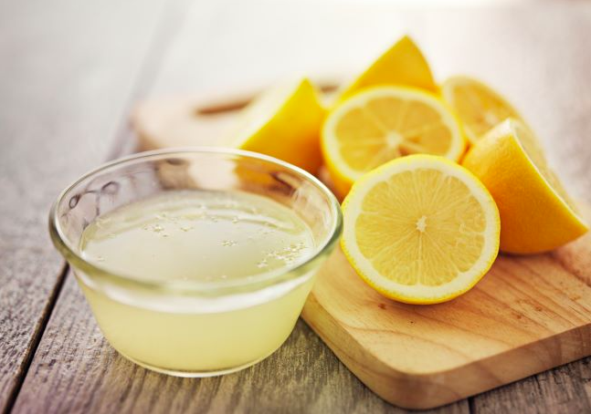 Manfaat Jus Lemon dan Cara Aman Mengonsumsinya