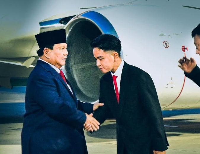 Wakil Presiden Gibran Sambut Kepulangan Prabowo Setelah Kunjungan Kerja ke Enam Negara