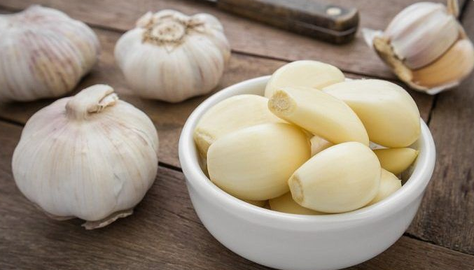 Trik Hilangkan Bau Bawang Putih di Tangan dengan Bahan Alami