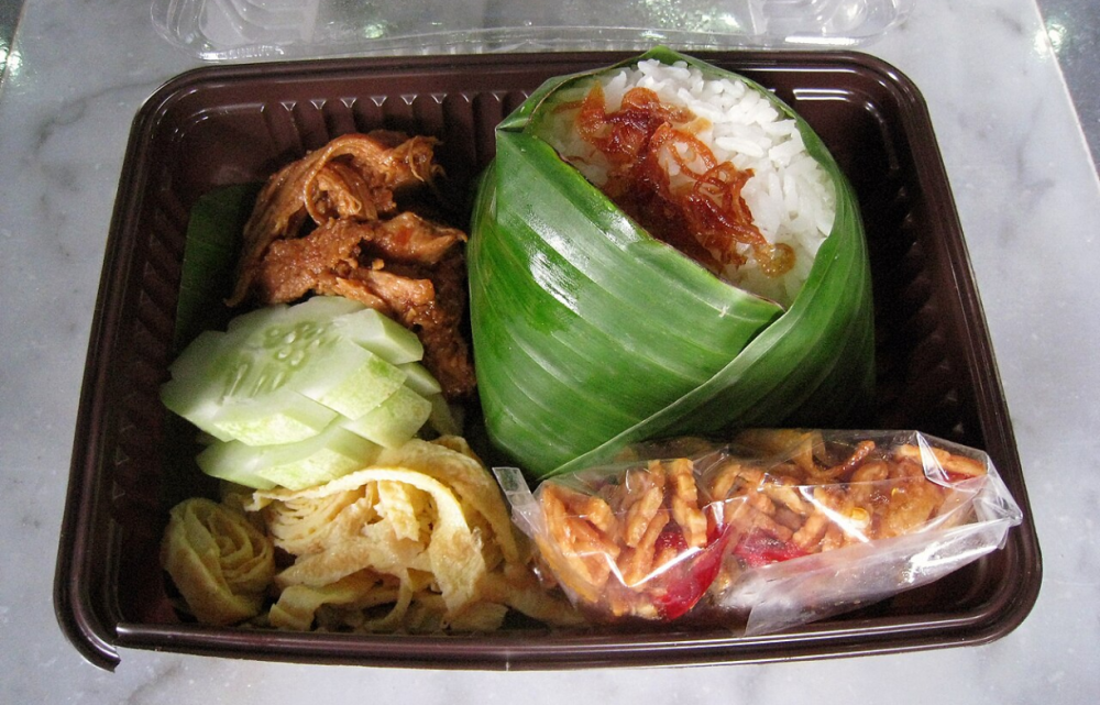 Menikmati Nasi Uduk Secara Sehat: Kandungan Gizi dan Tips Menyajikan dengan Seimbang