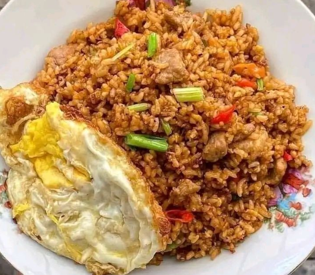 Rahasia Membuat Nasi Goreng Ala Pedagang yang Tidak Menggumpal