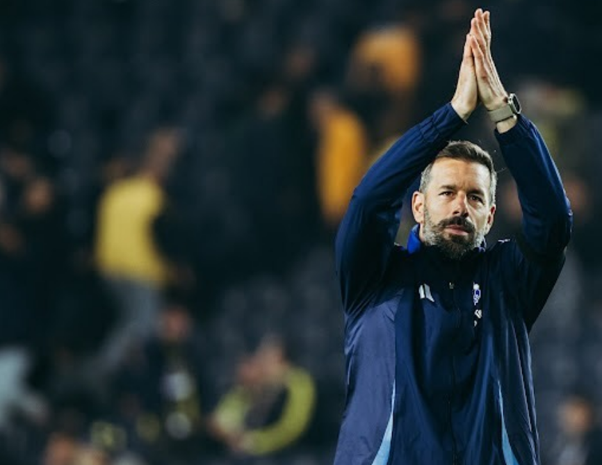 Ruud van Nistelrooy Menjadi Manajer Sementara Manchester United di Ganti oleh Ruben Amorim