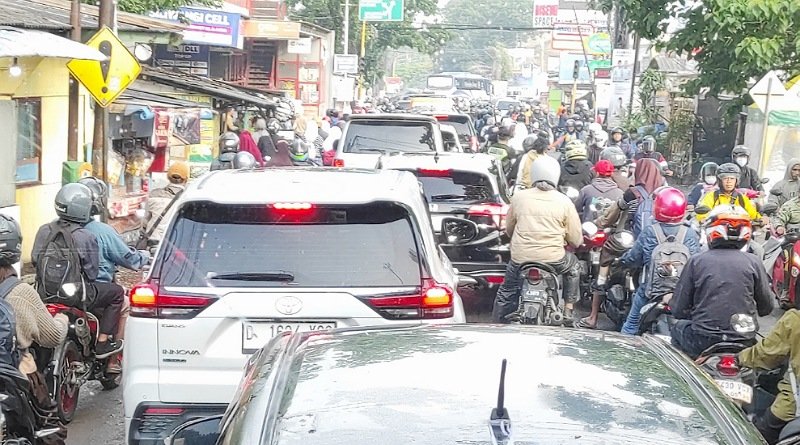 Pagi ini Jalan Siliwangi-Bojojongsoang Macet Akibat Banjir di Dayeuhkolot