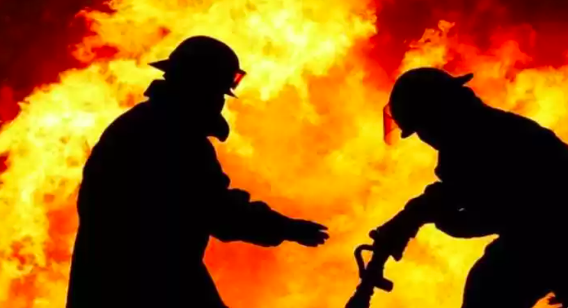 Home Industry Kasur di Tangerang Terbakar, Api Merembet ke Rumah-Musala