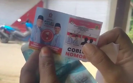 Video Bagi-bagi Amplop Tim Paslon Rudy-Jaro Viral di Medsos, Bawaslu Diminta Segera Bertindak