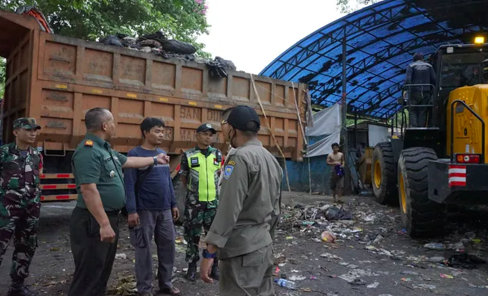 Pemkot Bandung Klaim Kiriman Sampah ke TPA Sarimukti Turun Jadi 158 Per Hari