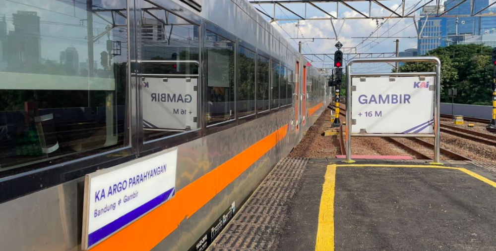24 Perjalanan KA Relasi Gambir & Pasar Senen Terlambat, Ini Daftarnya