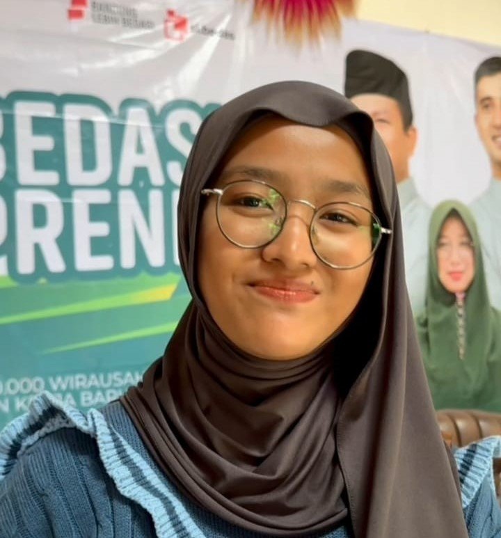 Penerima Manfaat Program Beasiswa Ti Bupati, Elsa Novita Aprilia: Terima Kasih Pak Dadang Supriatna