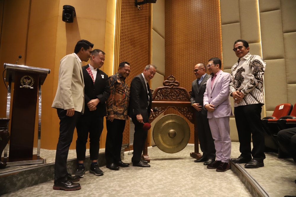 Komisi II DPR RI Raih Rekor Muri, Saan Mustopa Bangga