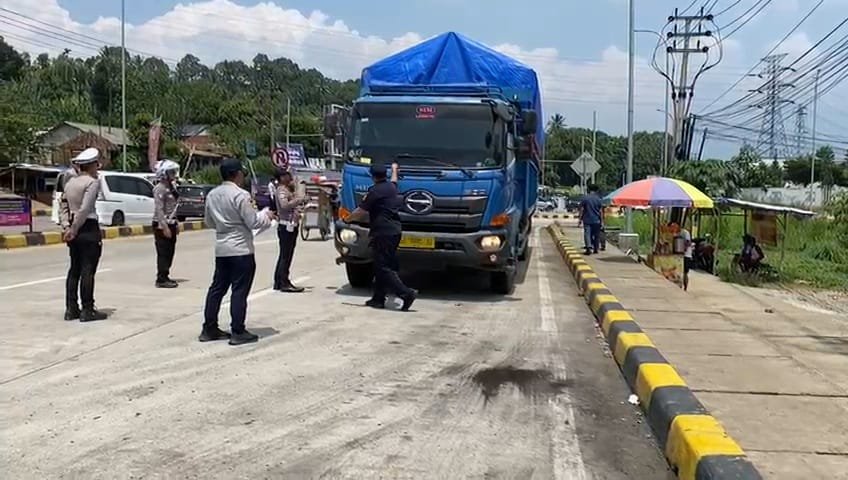 Ramp Check di Jalur Sukabumi-Bogor, Belasan Kendaraan Terjaring Tilang