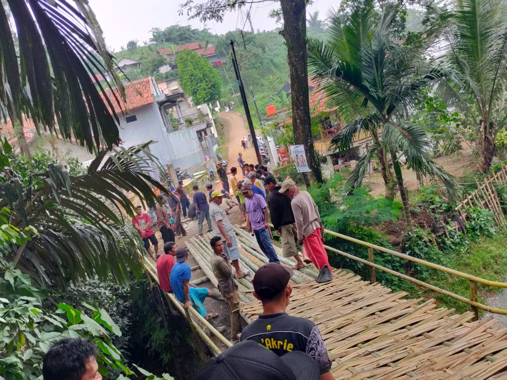 BPBD Sukabumi Bangun Jembatan Darurat untuk Akses Pejalan Kaki dan Roda Dua
