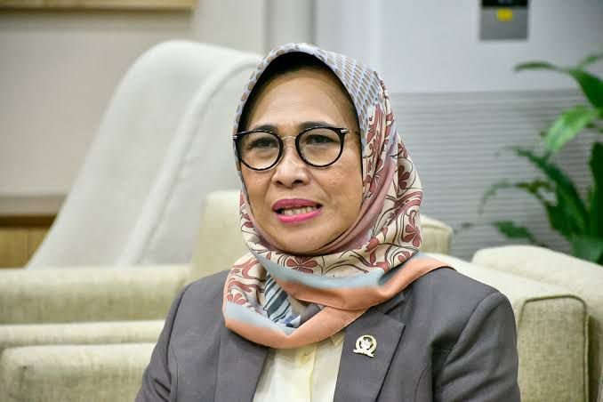 Hetifah Sebut Kemendikdasmen Perlu Punya Anggaran Khusus Bangun Sekolah Darurat