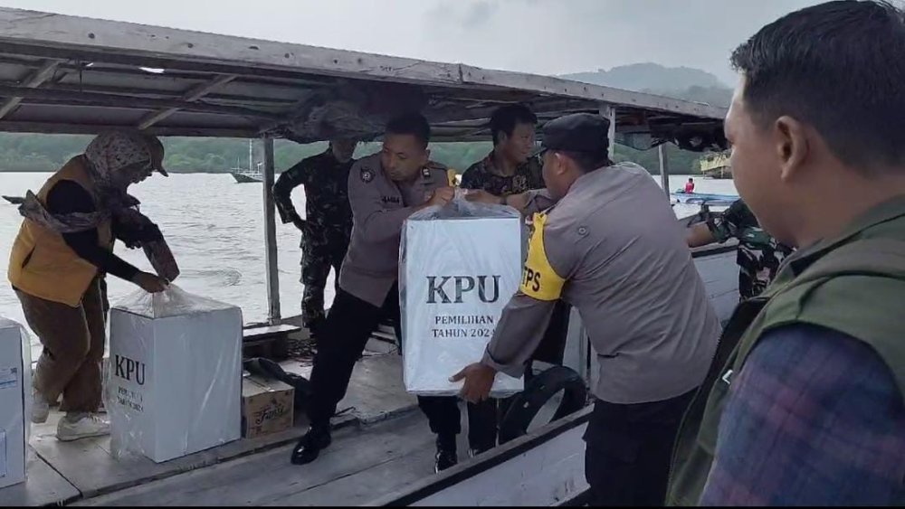 Kapolres Gresik Pastikan Pengamanan Pemungutan Suara di TPS Berjalan Aman