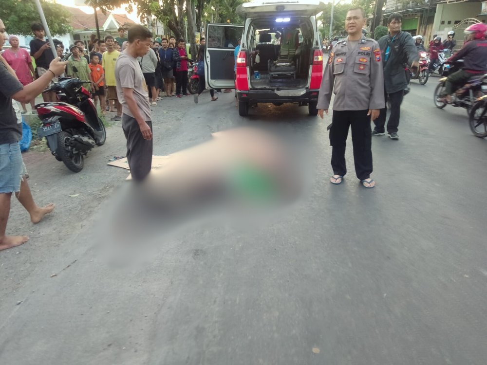 Wanita Asal Surabaya Tewas Terlindas Truk di Driyorejo