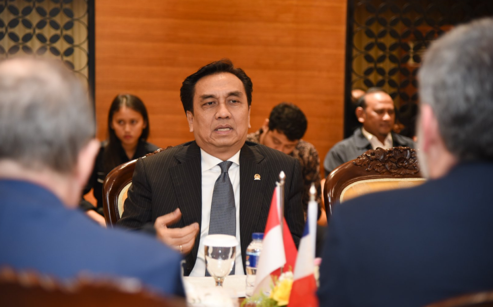 Effendi Simbolon Bantah Politisasi Kasus Hasto, Sebut Jokowi Justru Ikut Membantu