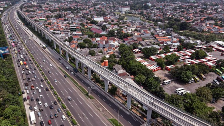 Titik-titik Kepadatan Lalin di Tol Arah Jakarta Senin Pagi