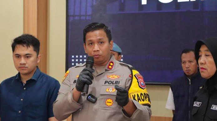 Polisi Pastikan Guru Tewas Sekeluarga di Kediri Korban Pembunuhan