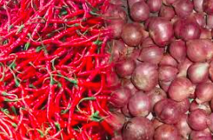 Harga Pangan Hari Ini (16/12): Cabai, Beras, Bawang Kompak Melejit