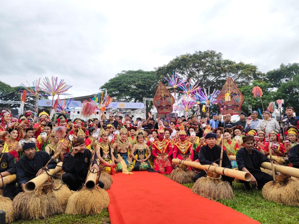 Buka Event Pekan Kebudayaan Daerah di Sukabumi, Bey: Jabar Rumah Beragam Budaya