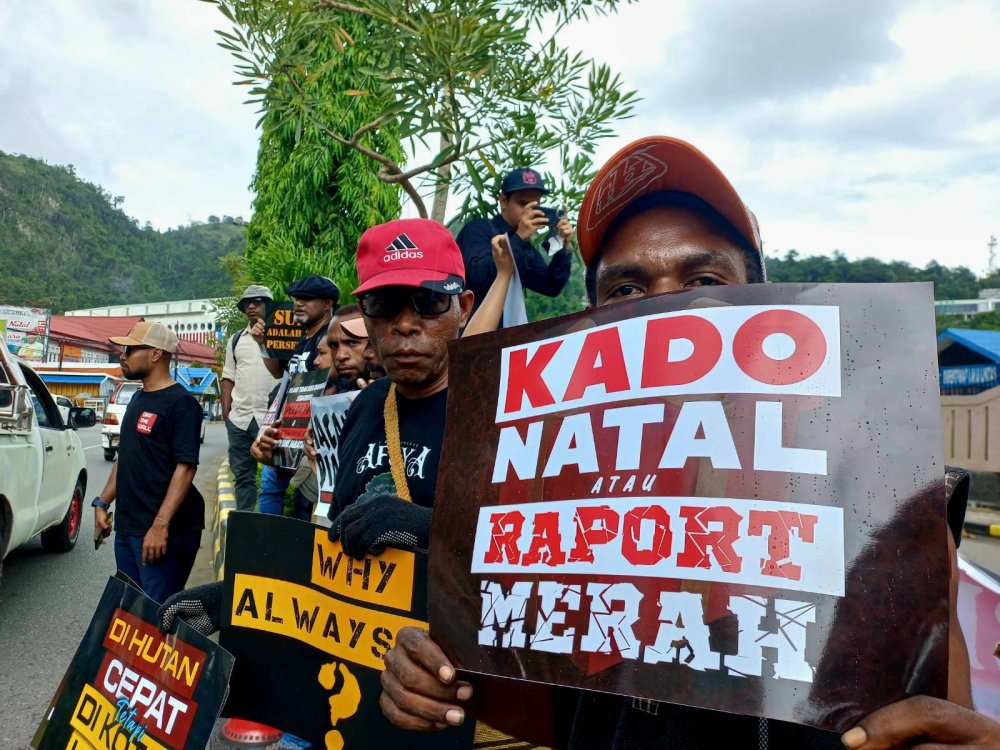 Jurnalis dan pembela HAM unjuk rasa di Polda Papua, sebut pengusutan kasus molotov di Kantor Jubi lambat