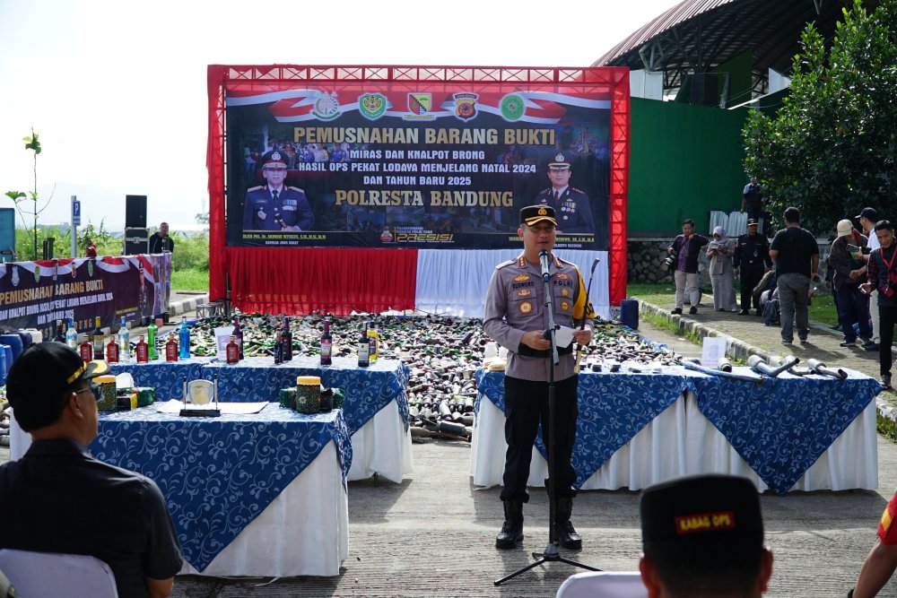Jelang Natal 2024 dan Tahun Baru 2025, Polresta Bandung Musnahkan Belasan Ribu Miras dan Obat Terlarang