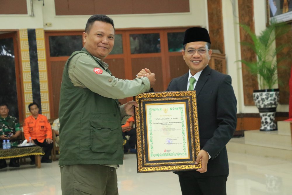 Bupati Dadang Supriatna Lantik Pengurus FPRB Kabupaten Bandung Periode 2024-2028