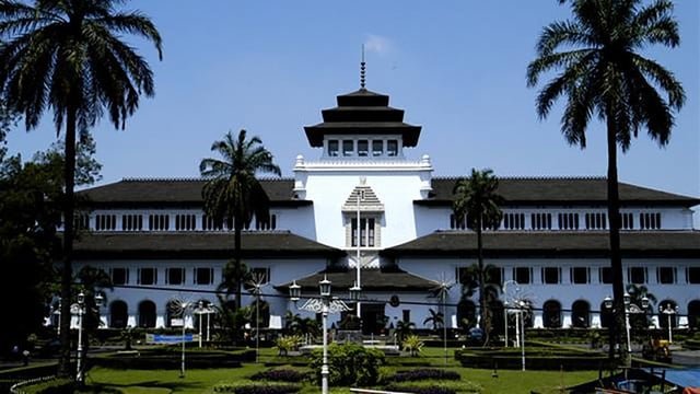 APBD Jabar Tersandung, Kontraktor Menjerit