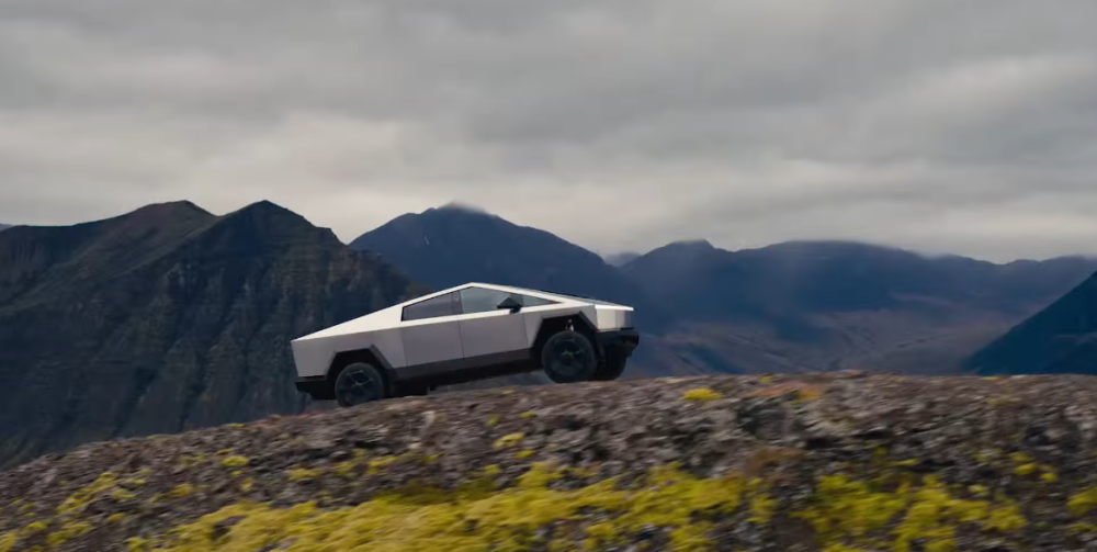 Kendaraan Tesla Cybertruck Meledak di Las Vegas, Satu Tewas dan Tujuh Terluka