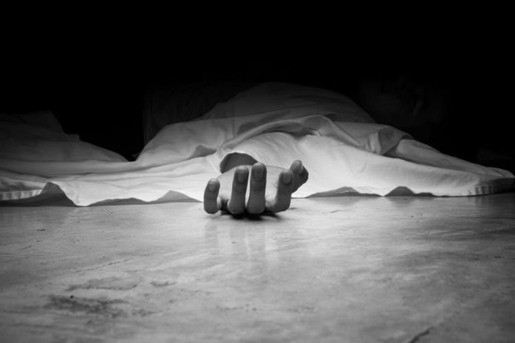 Geger! Warga Temukan Mayat Perempuan Membusuk di Rumah
