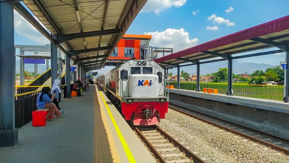 Jadwal Baru Keberangkatan Kereta Api dari Stasiun Bandung, Segera Siap Dipesan!