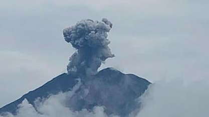 Gunung Semeru Masih Meletus, Masyarakat Diminta Jauh dari Area Berbahaya