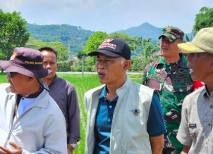 Upaya Meningkatkan Kesehatan Masyarakat, Tarya Witarsa Rencana Bangun Sarana Olahraga di Desa Sarimahi