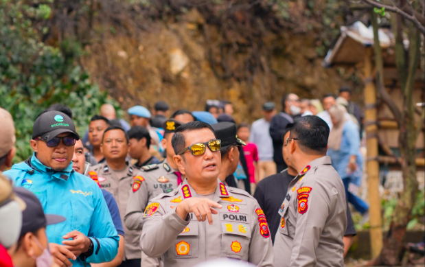 Unit Sat Pamobvit Polresta Bandung Laksanakan Patroli dan Pengamanan di Sejumlah Lokasi Wisata