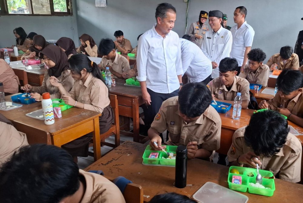 Pemprov Jabar Menganggarkan Rp 1 Triliun untuk Program Makan Bergizi Gratis