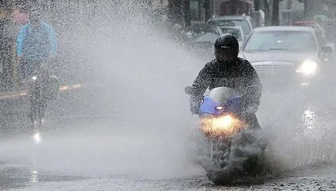 Bandung Masih Diguyur! Hujan Ringan Kepung Kota