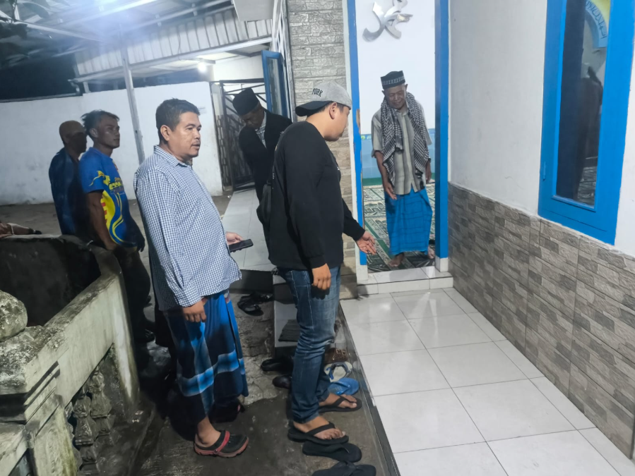 Bayi Perempuan Ditemukan di Teras Masjid di Sukabumi