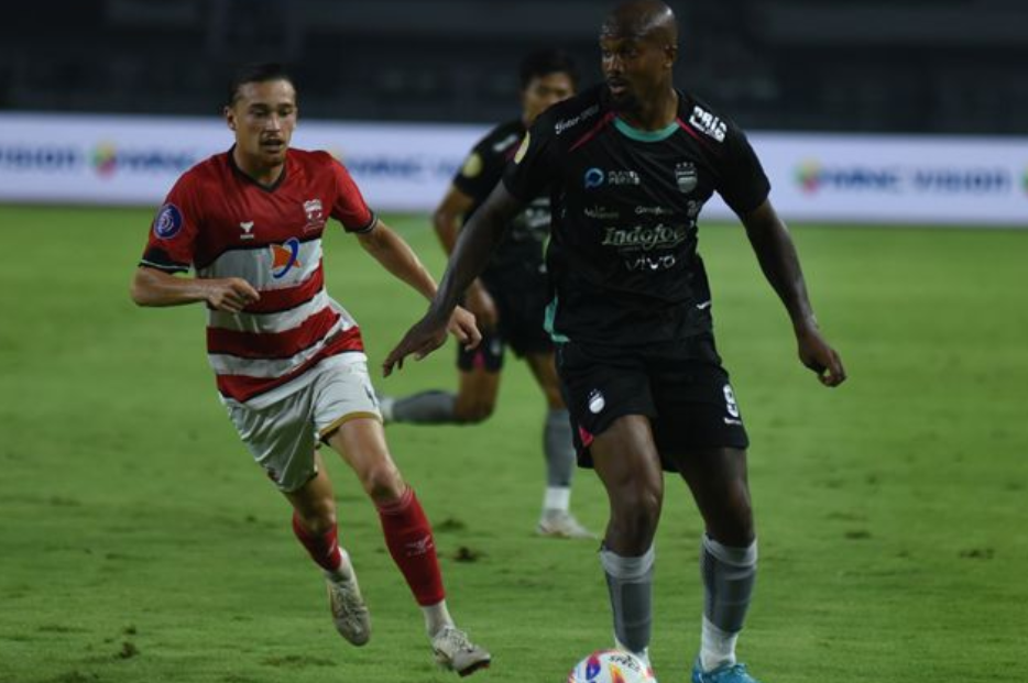 Persib Ditahan Imbang Madura United, Tetap Unggul 8 Poin di Puncak Liga 1