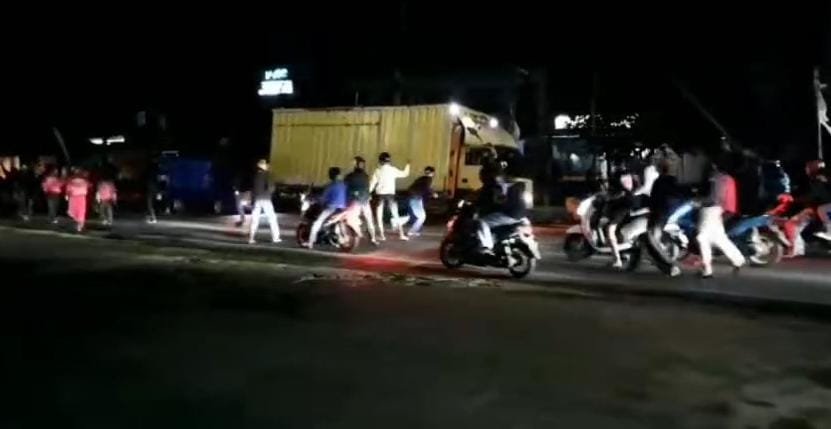 Resahkan Warga, Viral Geng Motor Bersenjata Tajam di Benda Sukabumi