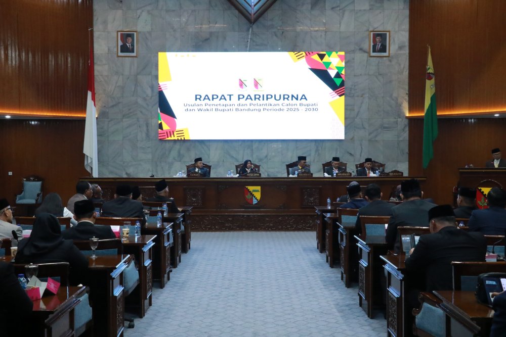 Rapat Paripurna DPRD Tetapkan Bupati dan Wakil Bupati Bandung Terpilih